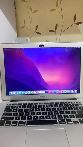 Dijual MACBOOK AIR 2017 like new