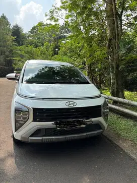 Dijual Mobil Stargazer Hyundai 2023 captain seat kondisi istimewa