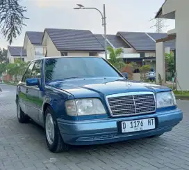 Mercedes-Benz E220 1994 Bensin