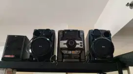 Satu set speaker LG (3 kanan)