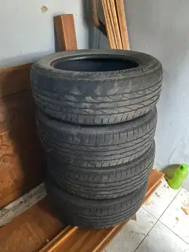 JUAL BAN MOBIL SECOND BRIDGESTONE ALENZA 215/60 R 1796 H (4 PCS) 2018