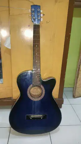 Dijual Gitar Akustik Yamaha, cocok buat pemula