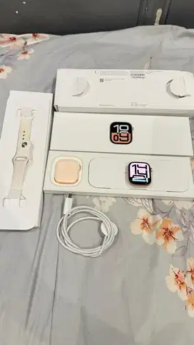 Dijual Apple Watch 10 Starlight 42MM Lengkap