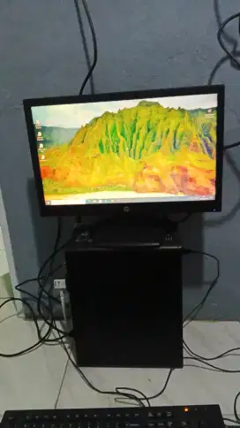Komputer sepaket ex kantor siap test core i3-6100 ram 4gb led 19inch