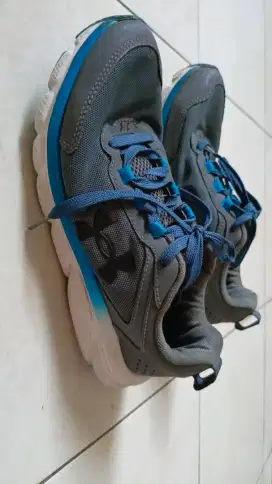 Sepatu jogging/running Under Armour 100% original.