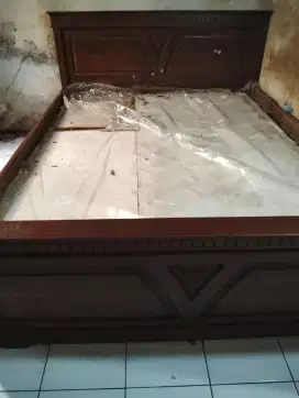 Dipan kayu jati