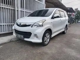 Toyota Avanza Veloz 1.5 automatic 2012 DP 20jt