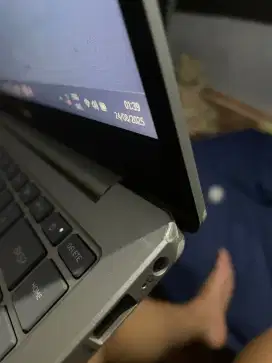 Laptop HP Ryzen 3 7320u 8/512