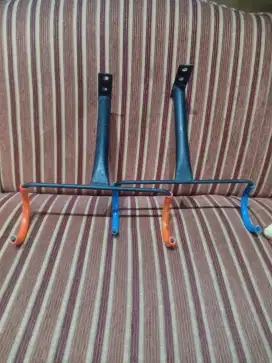 Gantungan sepeda di dinding