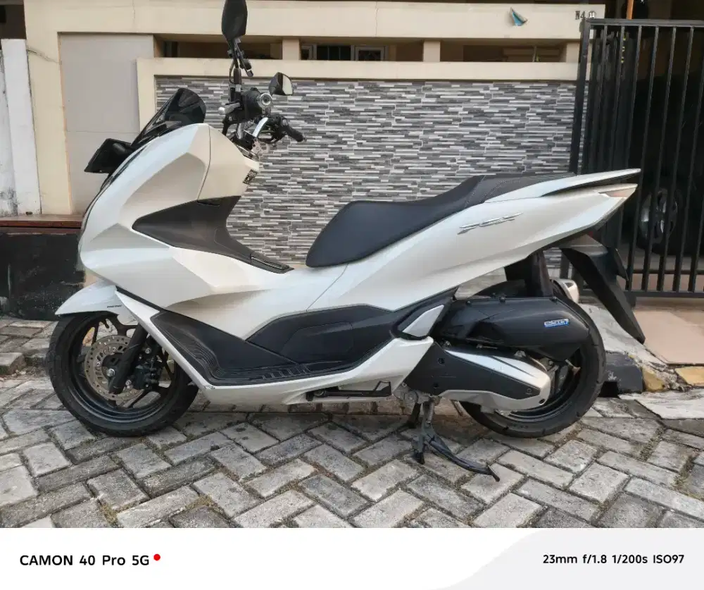 Honda PCX 2022 Putih mulus