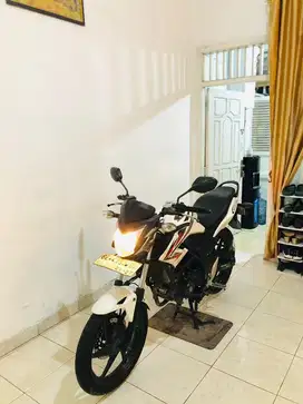 HONDA CB150 R ISTIMEWA 2014 Pajak Hidup