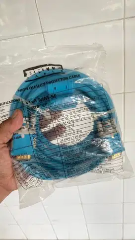 BRITE HIGH QUALITY PROJECTOR CABLE