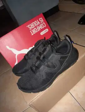 Dijual cepat BU sepatu sneaker lari merk puma