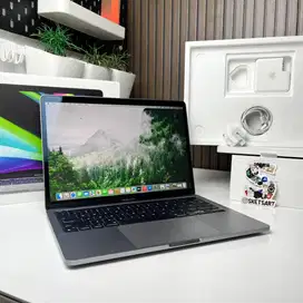 MacBook Pro M2 8gb 256gb Battery Health 98%