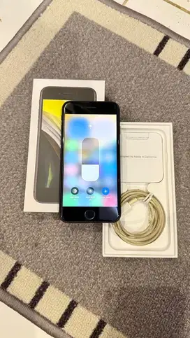 Dijual Iphone SE 2020 Black 256GB Resmi Ibox Lengkap