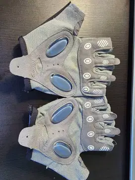 Sarung Tangan Gym Bekas