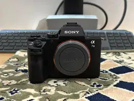 Sony A7II + Lensa 50mm F/1.8