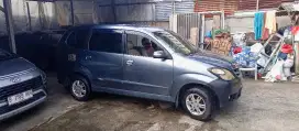 Mobil second Xenia family XI