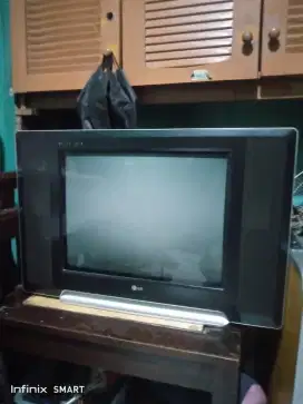 Tv tabung LG 21 inchi berwarna normal
