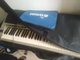 Keyboard Yamaha psr 2000