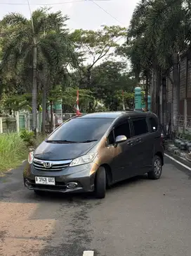Honda Freed 2013 E PSD AT