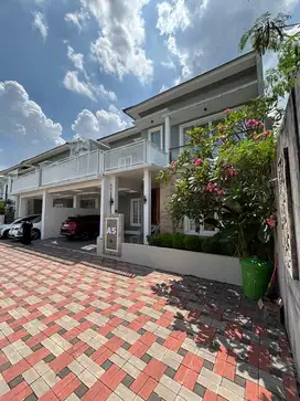 Dijual Cluster Rumah Mewah 2 lantai Fully Furnish Lokasi Strategis