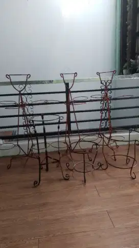 Dudukan pot besi ulir kondisi like new
