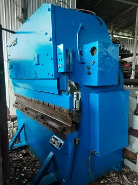 Mesin tekuk plat dan mesin press plat