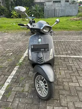 Dijual cepat vespa sprint matic iget 2017