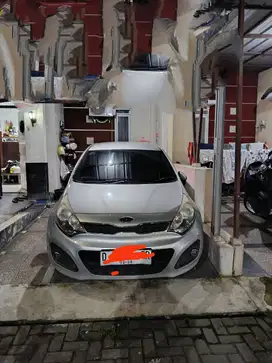 Jual mobil KIA Rio