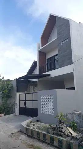 RUMAH RUNGKUT BARATA BARU GRESS