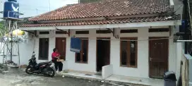 Rumah kontrakan 3 pintu Di ciracas