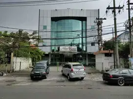 Gedung 3 Lantai Ex Restaurant Terkenal di Surabaya Pusat