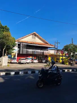 RUKO 2 LANTAI JL KUTAI STRATEGIS, AREA KOMERSIAL