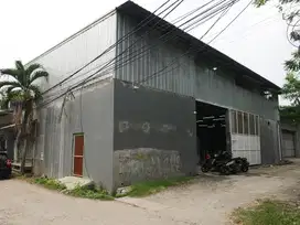 Gudang Siap Pakai, 2 Lt, Hoek,barat dan Utara,di Kompleks Kaveling Dpr