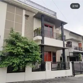 Rumah bagus dalam perumahan di condongcatur jual cepat