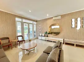 Dijual Cepat Bluebell Summarecon Bekasi, langsung siap huni.