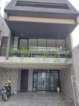 Rumah Baru Dijual Model Town House Menawan di Kemang Selatan