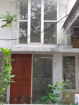 DIJUAL RUMAH GREEN LAKE WONOREJO RUNGKUT SURABAYA RON.A2175