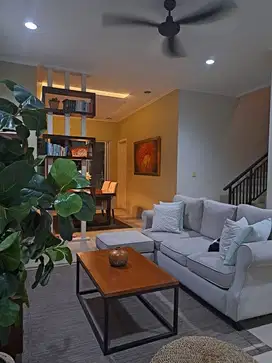 JUAL RUMAH BOULEVARD CANTIK FULL FURNISH GREEN LAKE CITY