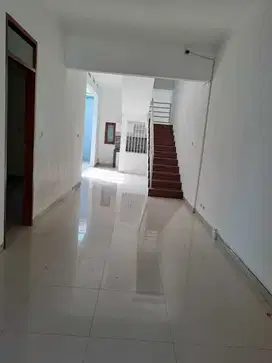 Rumah 2 Lantai Siap Huni Antapani Lingkungan Super Nyaman