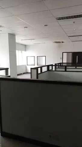 DISEWAKAN OFFICE PARTISI DI WISMA UDAYA