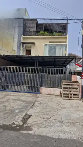 Jual Cepat Rumah Standart Tinggi Dari Jalan di Sunter Agung