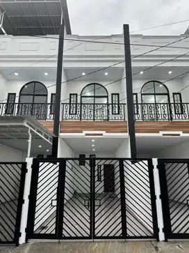 Sisa 1 unit Rumah Baru 3Lantai Tanjung Duren Row jalan 2 mobil