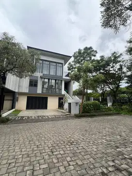 Di Sewa Rumah Lakewood Navapark BSD City