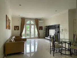 WTL / Disewakan Rumah Siap Huni di Fontainebleau Golf Residence