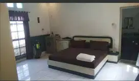 Rumah Taman Kencana - Hoek (LT. 490 m2)