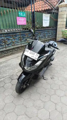 Honda PCX CBS 2023 km 4rb !