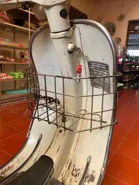 keranjang dan kerodong lampu vespa pts ori