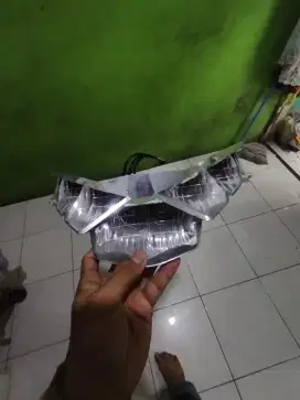 Di jual reflektor copotan ori pcx 160 masih mulus banget